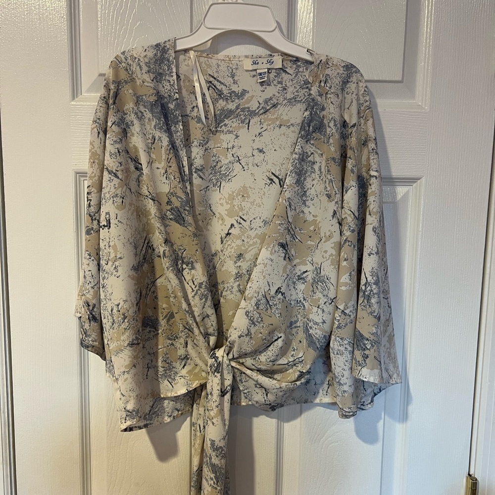 Tie front top